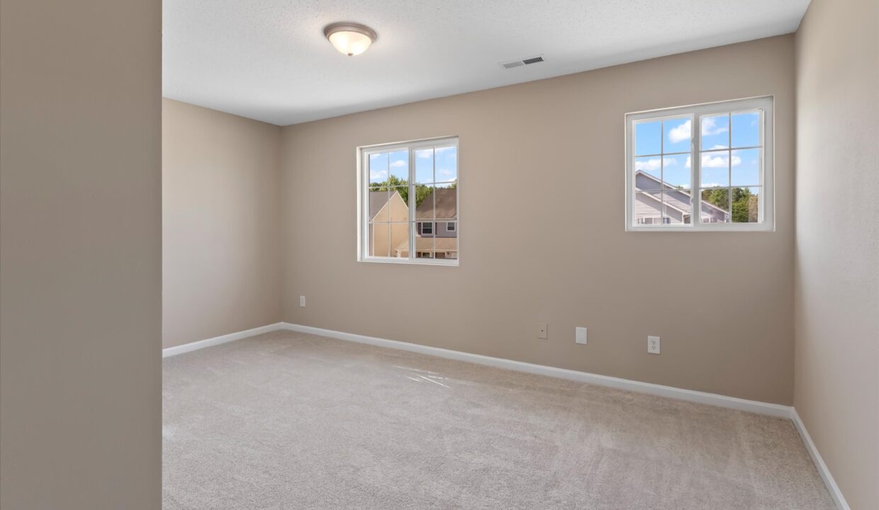 27-5011 Emberly Drive Bedroom 3 1