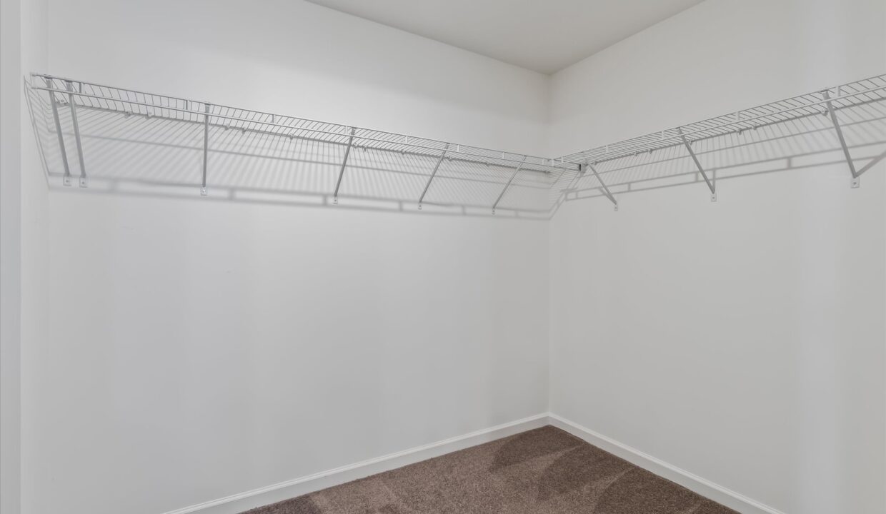 30-146 Centerplace Drive Primary Bedroom Bath Closet