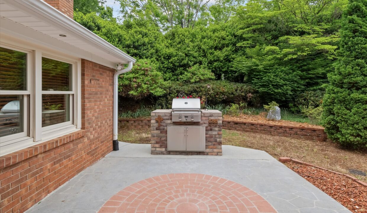 32-900 Brintonial Way Back 1