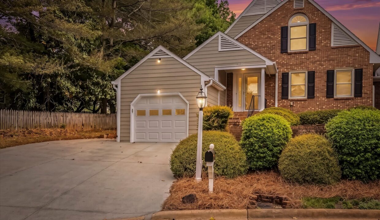 34-900 Brintonial Twilight 1