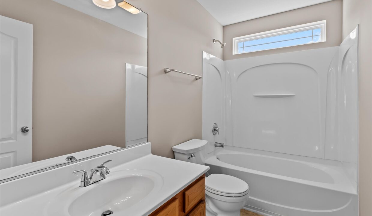 21-623 Denny Drive Hall Bath