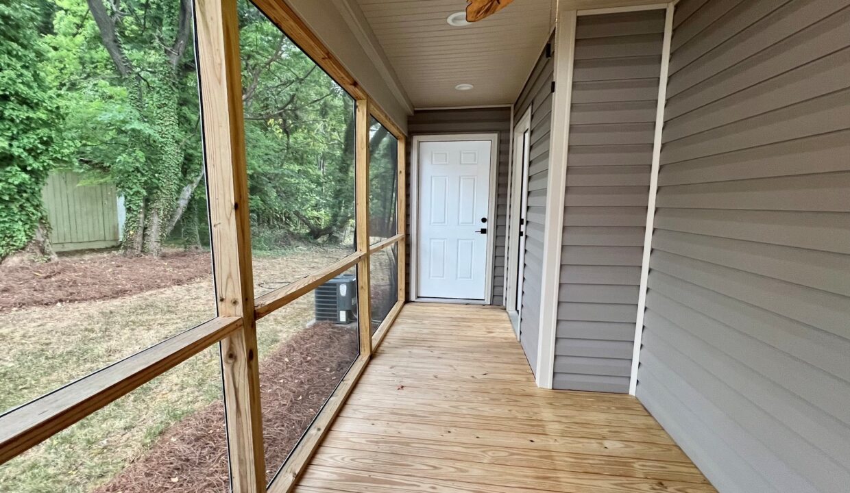 Screened Porch 2