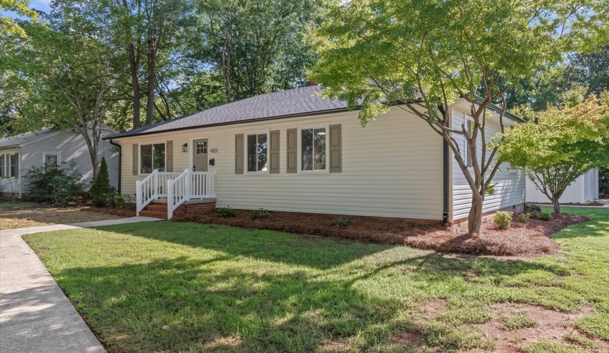 02-1023 Cliff Road Front 2