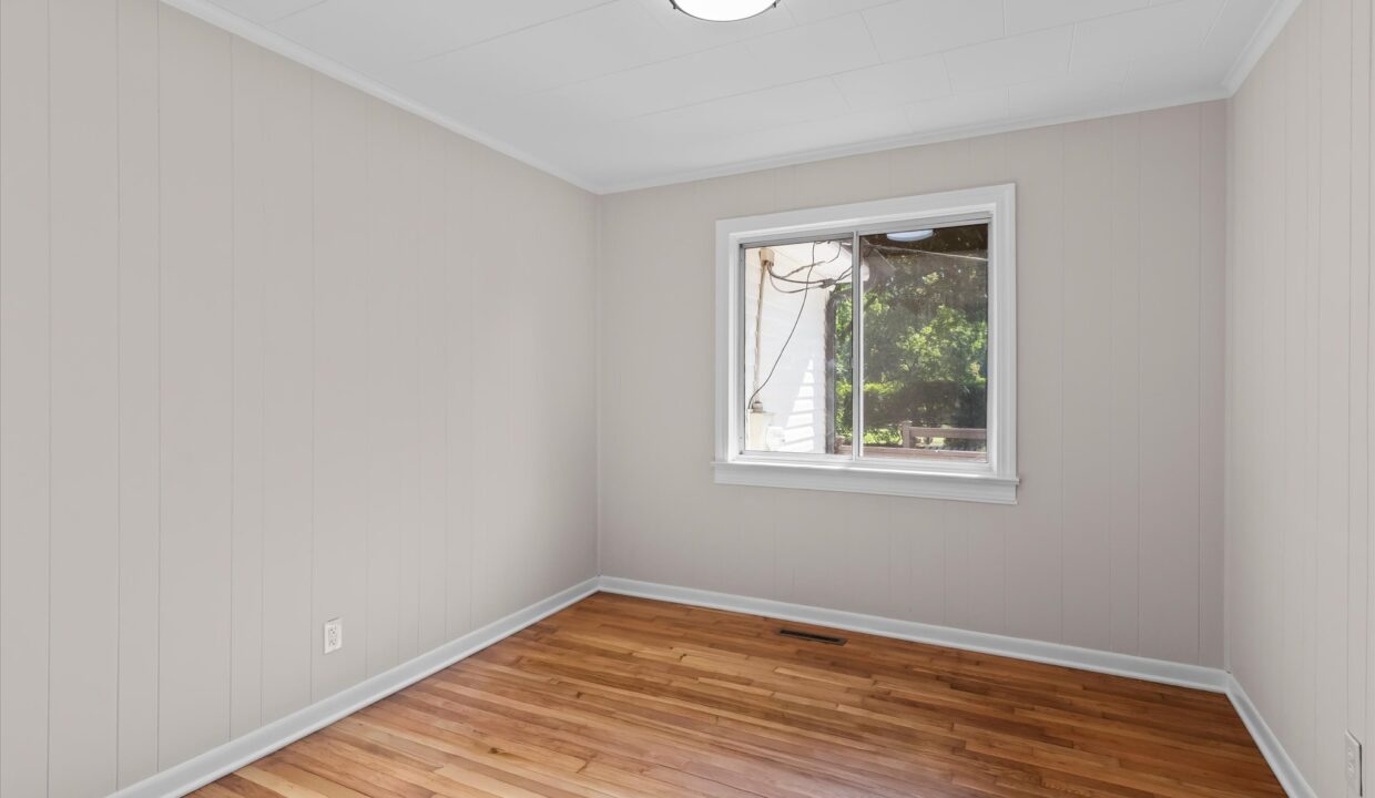17-1023 Cliff Road Flex Space