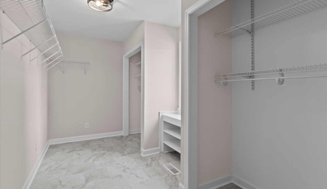 27-1023 Cliff Road Primary Bedroom Bath Closet 1
