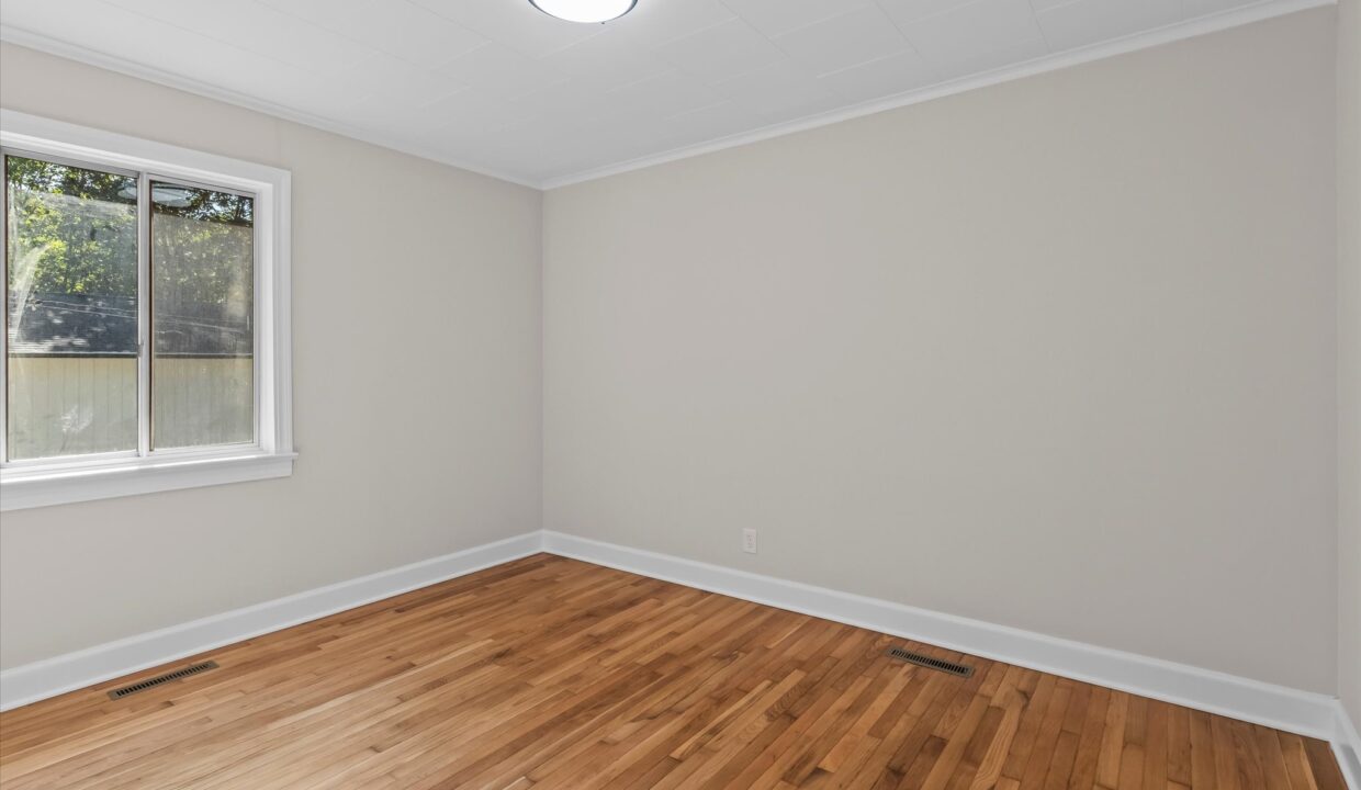 29-1023 Cliff Road Bedroom 2 1