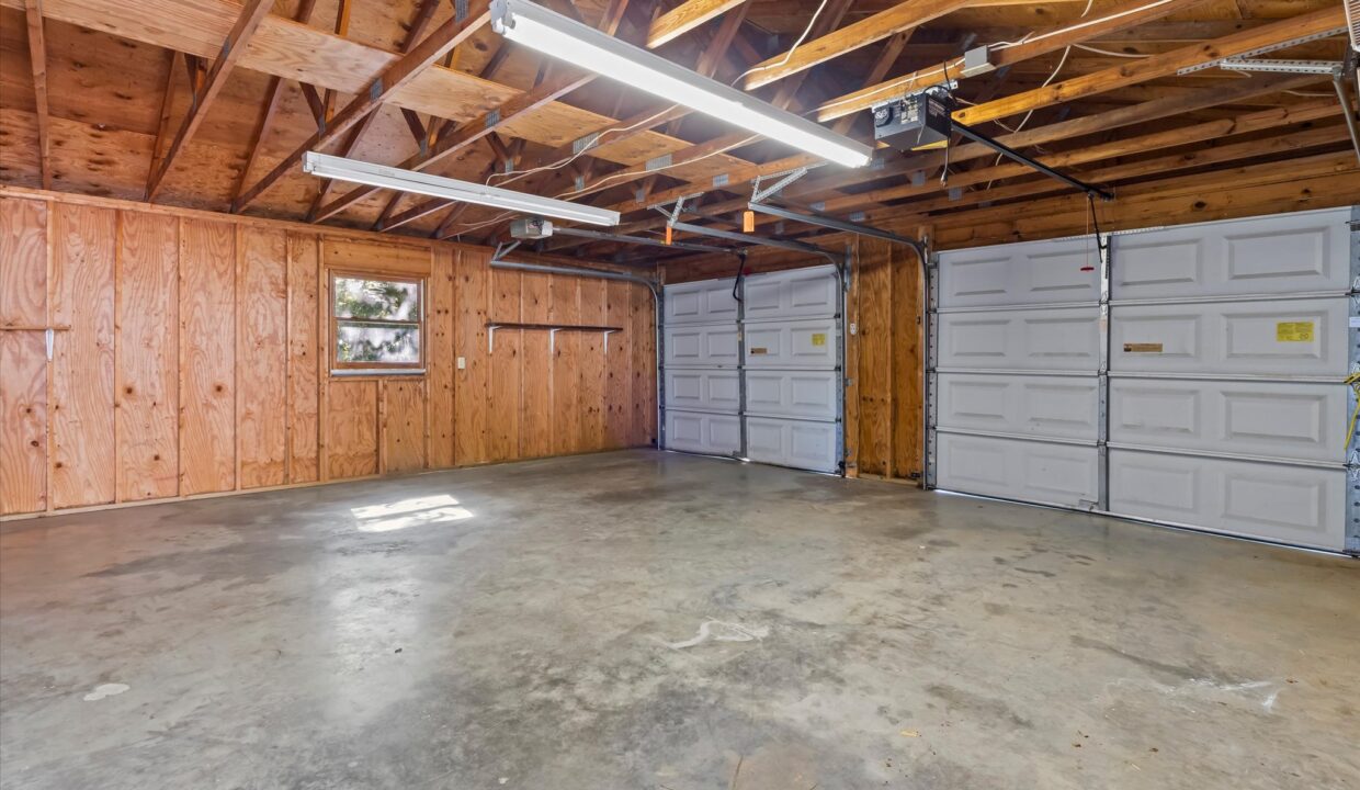 36-1023 Cliff Road Garage 2