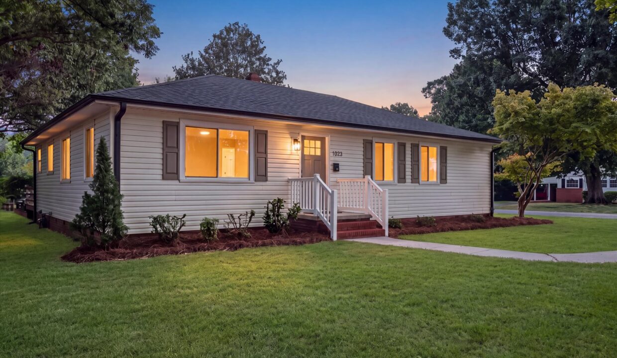 37-1023 Cliff Road Front Twilight-2